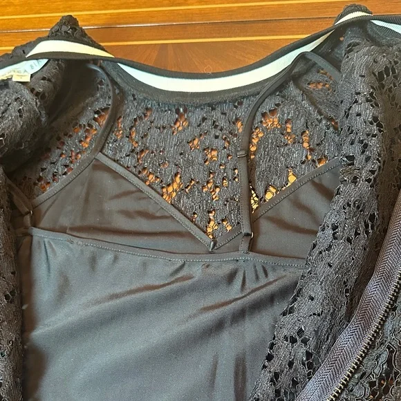 Veronica Beard Black Lace Zip-back Dress - Elegant Floral Lace Size S - Picture 12 of 13
